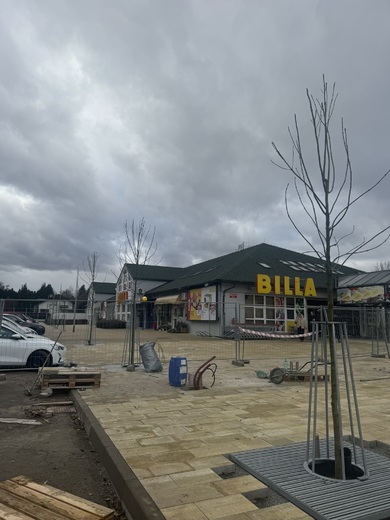 Parkoviště supermarketu Billa